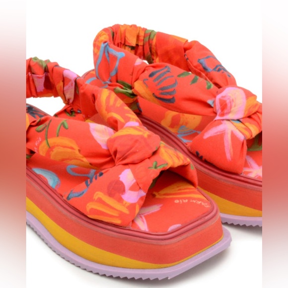 🌺 FARM RIO SZ 8 FRUIT PRINT PUFFY PLATFORM SANDALS Statement Shoes - Picture 1 of 12